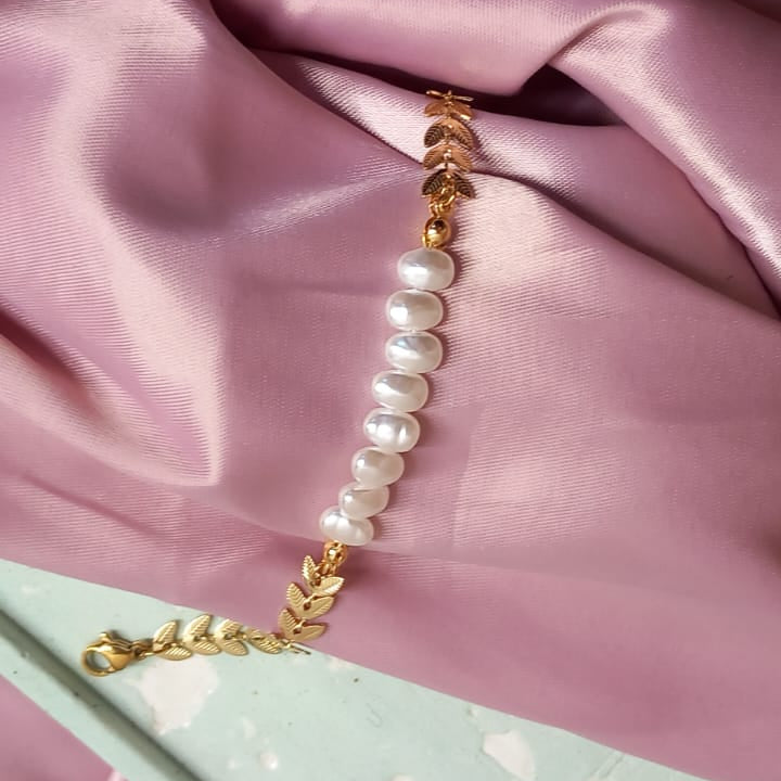 Pearl bracelet