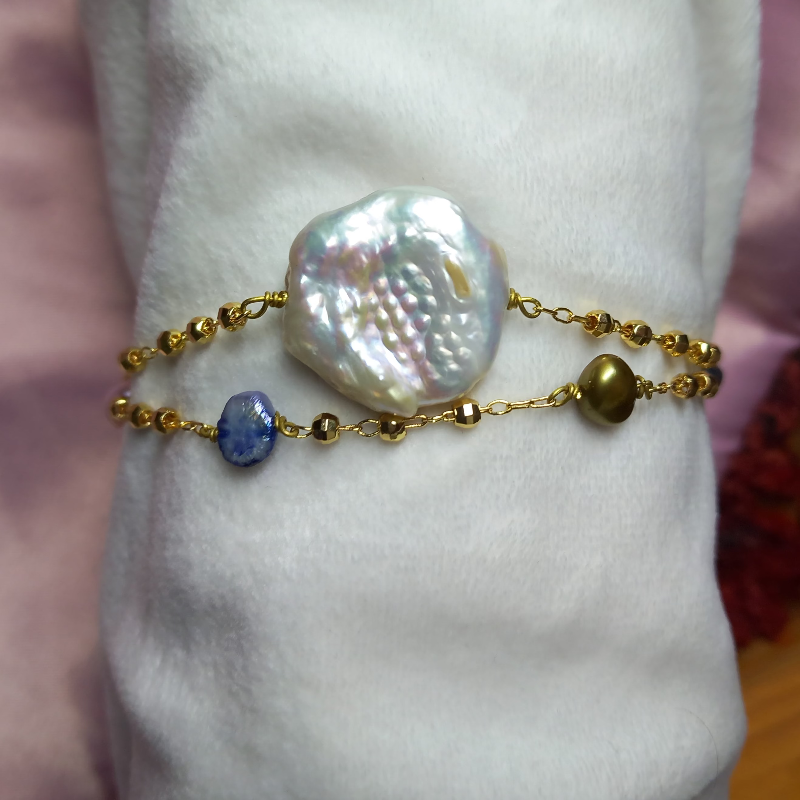 Pearl bracelet