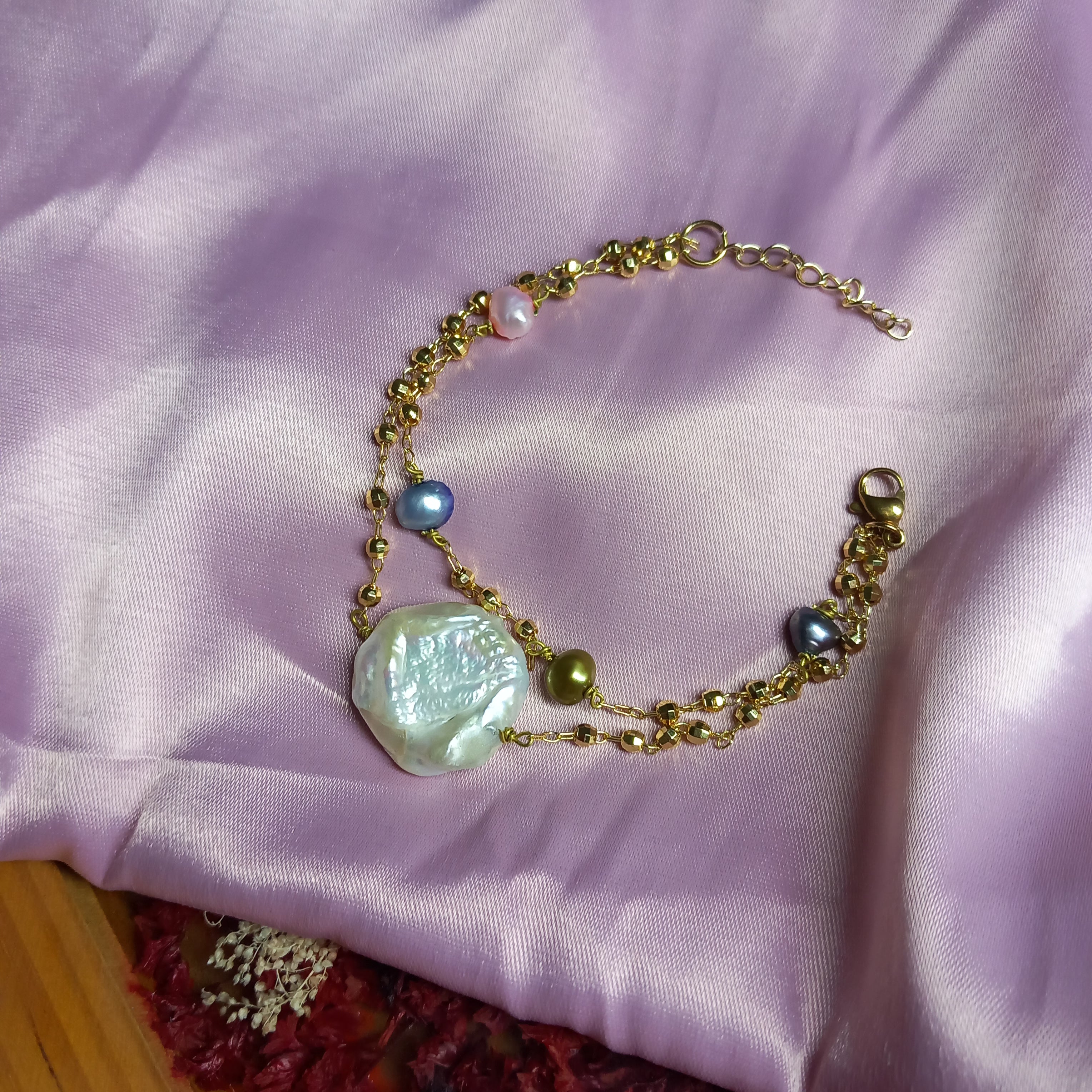 Pearl bracelet