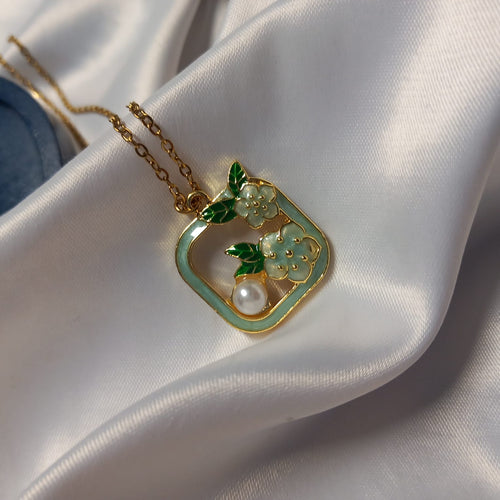 blossom necklace