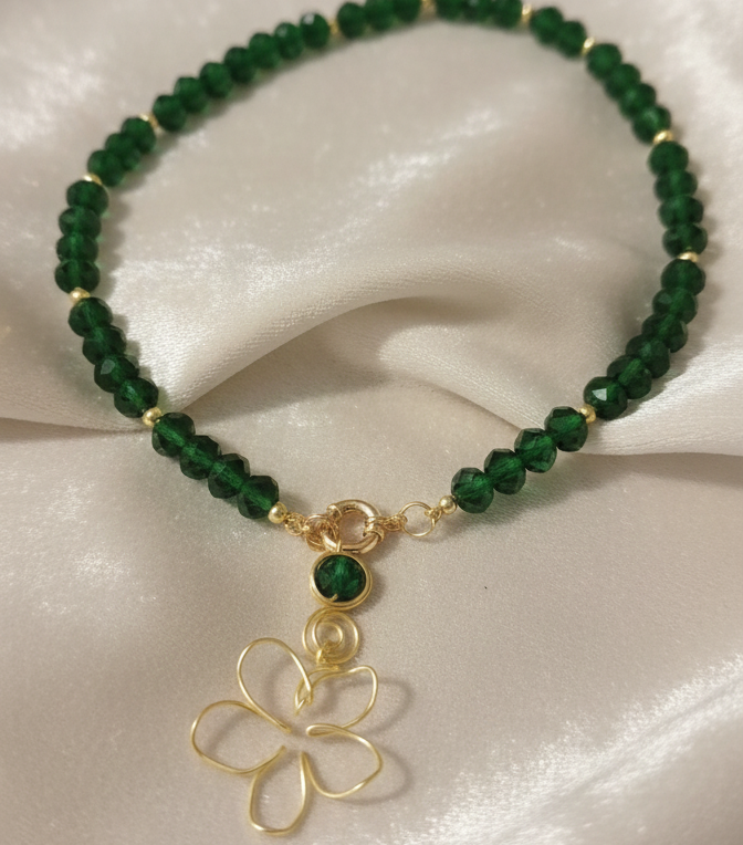 عقد كريستال